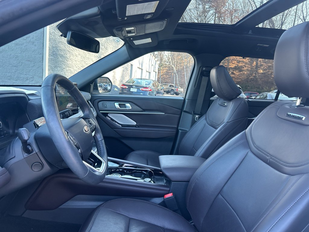 Used 2025 Ford Explorer Platinum image 29