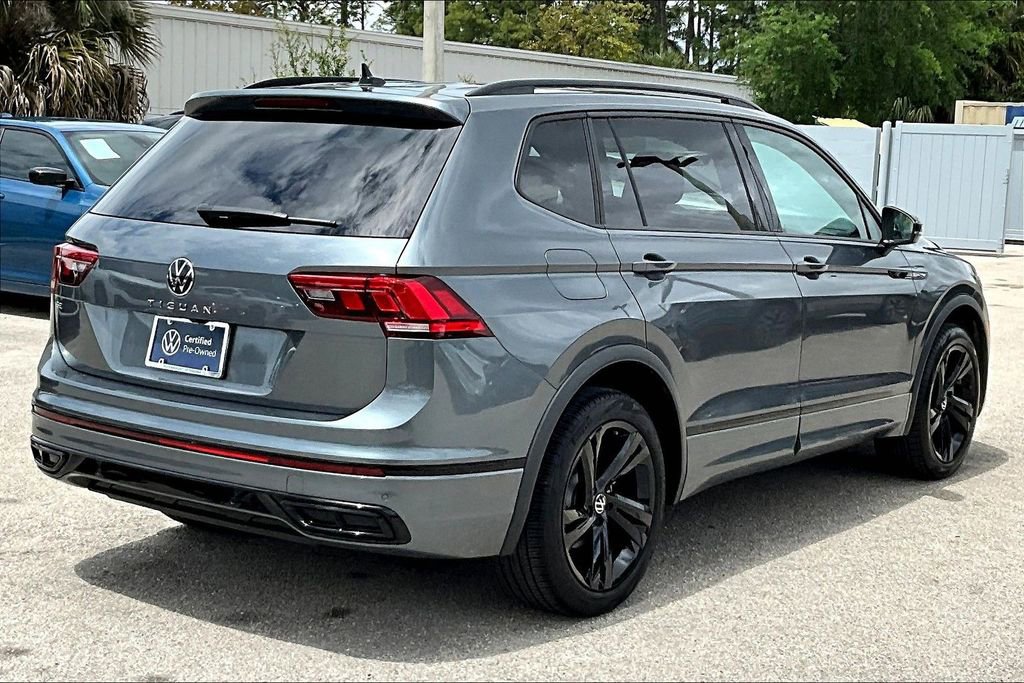 Certified 2023 Volkswagen Tiguan SE R-Line image 5