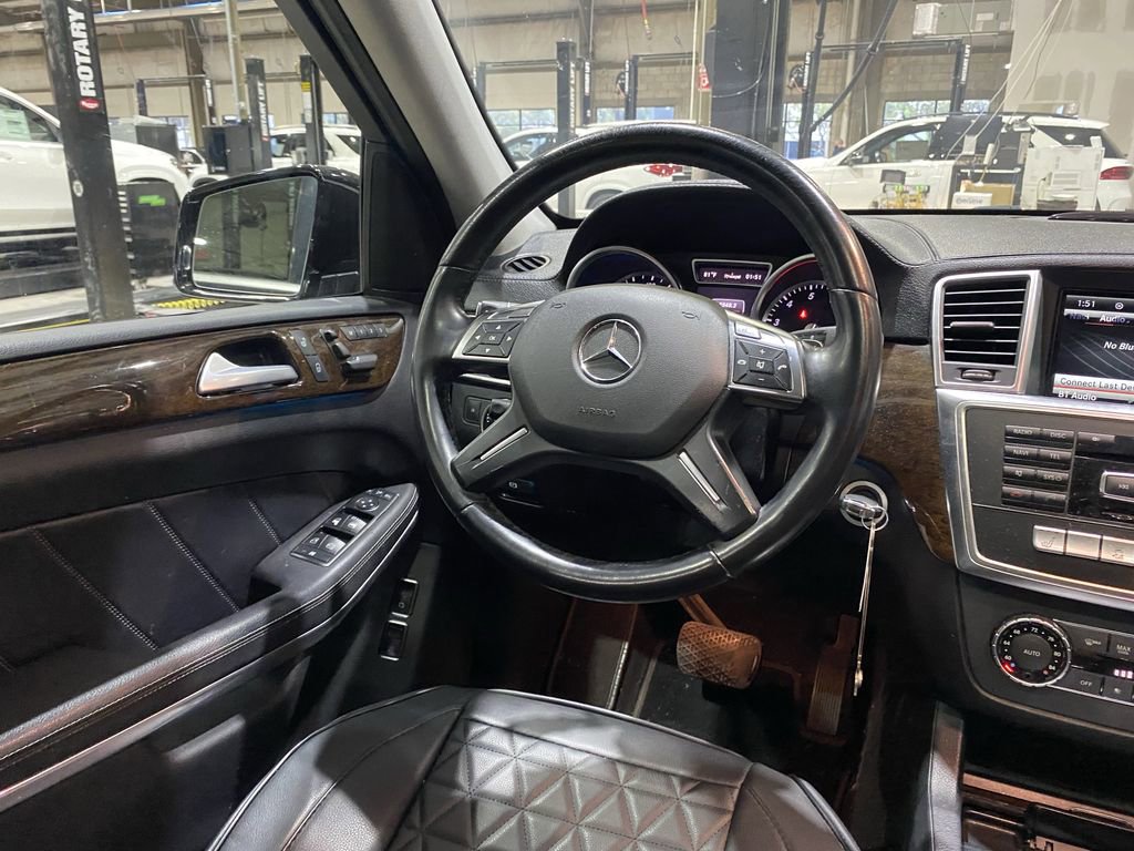 Used 2013 Mercedes-Benz GL 450 4MATIC image 3