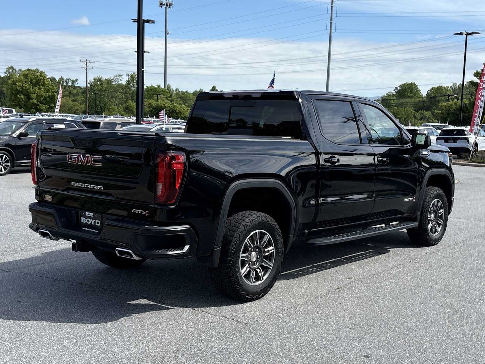 Used 2024 GMC Sierra 1500 AT4 w/ Technology Package AWD/4WD image 6