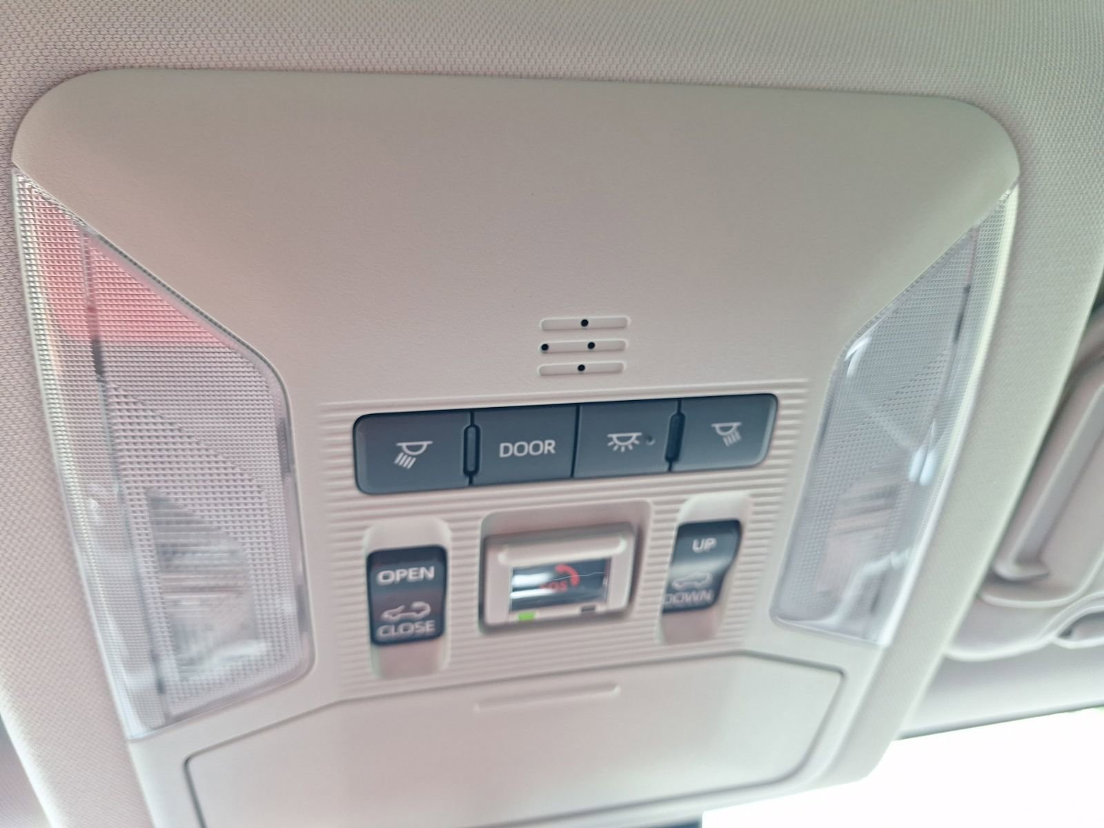 Used 2025 Toyota RAV4 XLE w/ Convenience Package FWD image 28