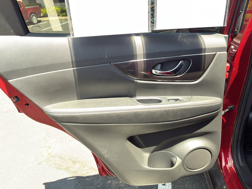 Used 2019 Nissan Rogue SV w/ Premium Package FWD image 45