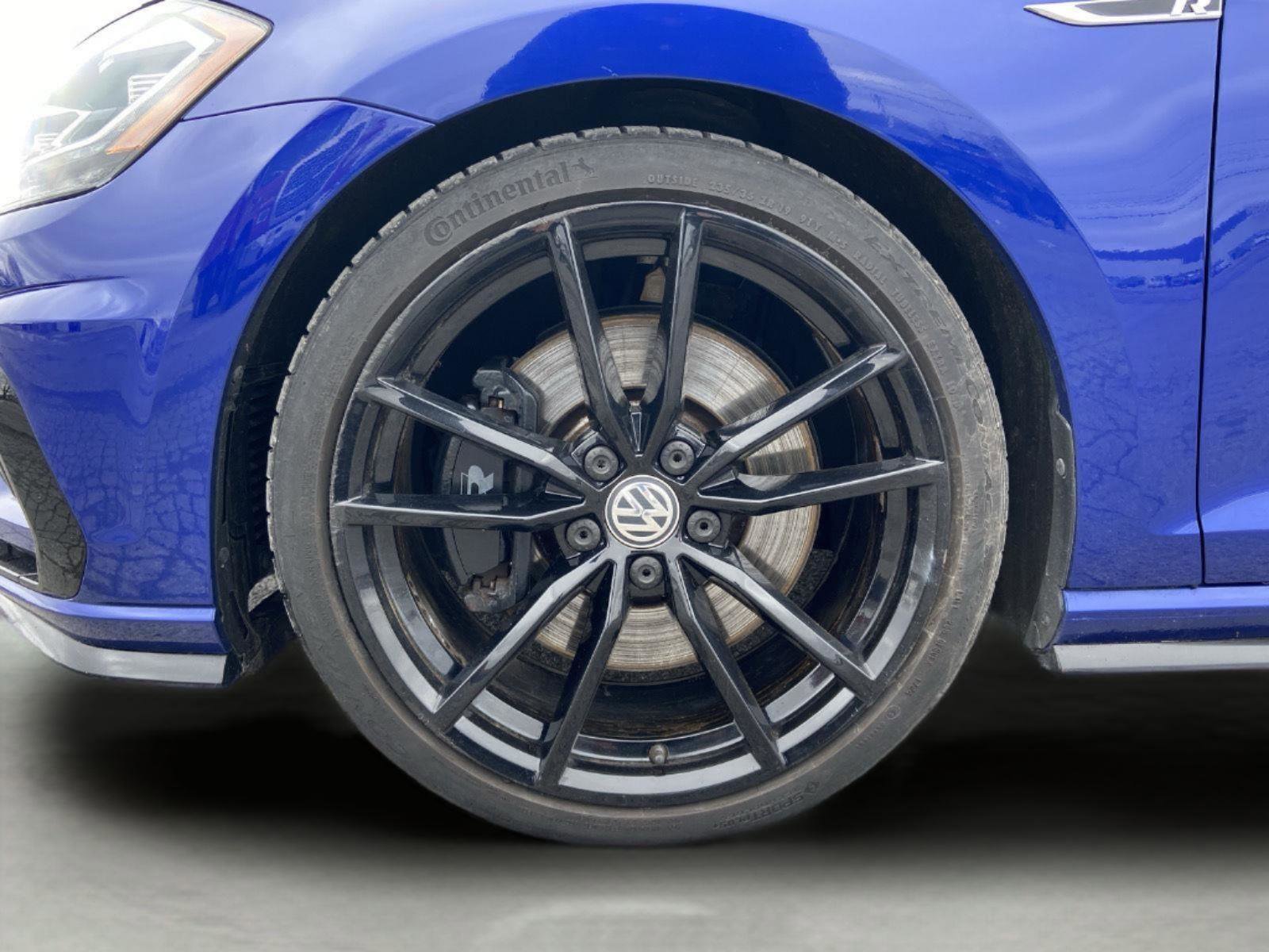 Used 2019 Volkswagen Golf R 4-Door image 16