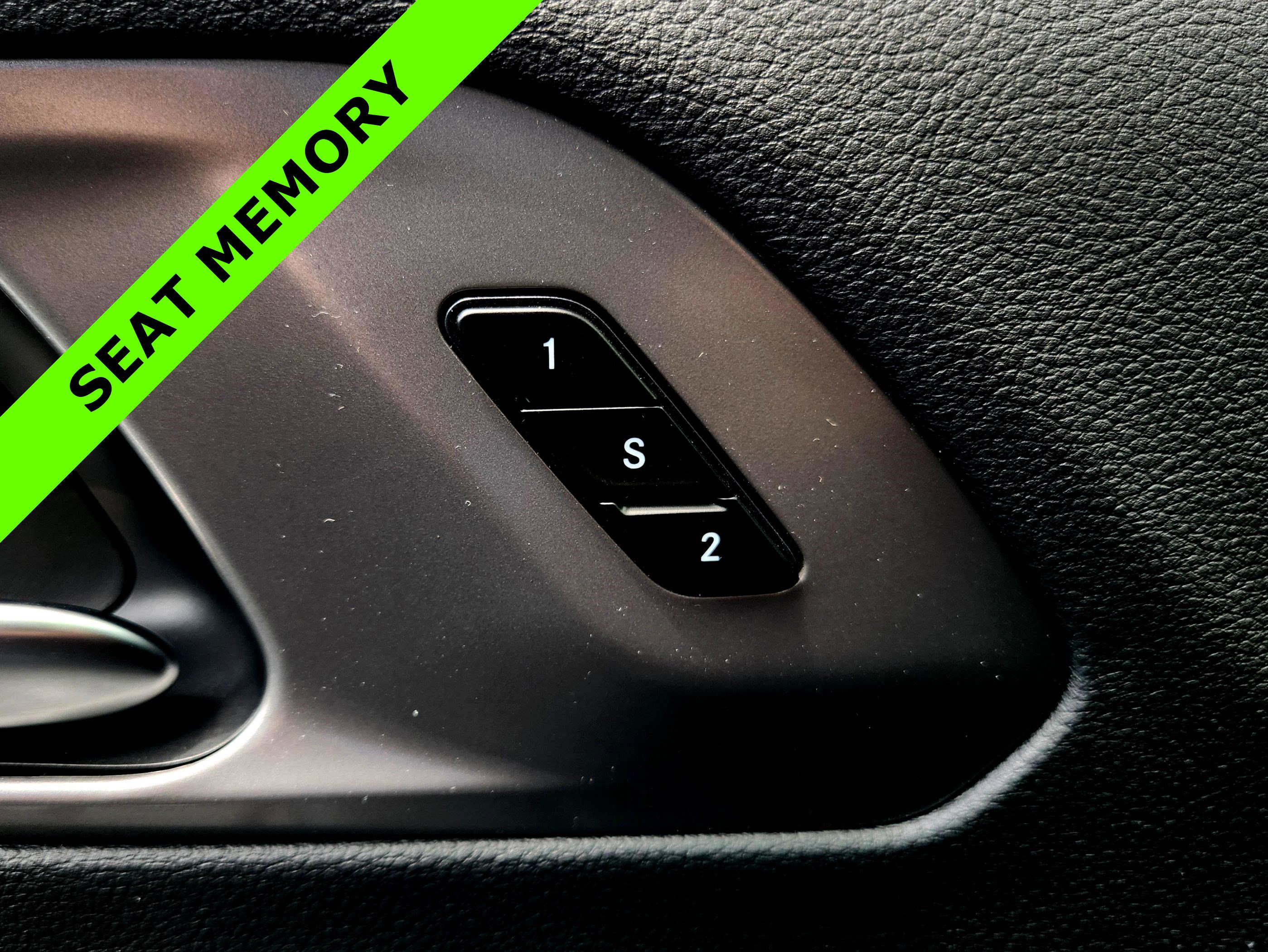 New 2025 Chrysler Pacifica Select w/ Uconnect Theater Family Group image 14