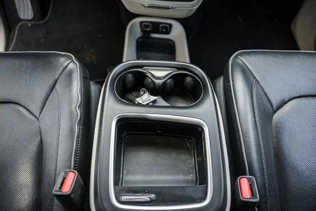 Certified 2019 Chrysler Pacifica Limited FWD image 13