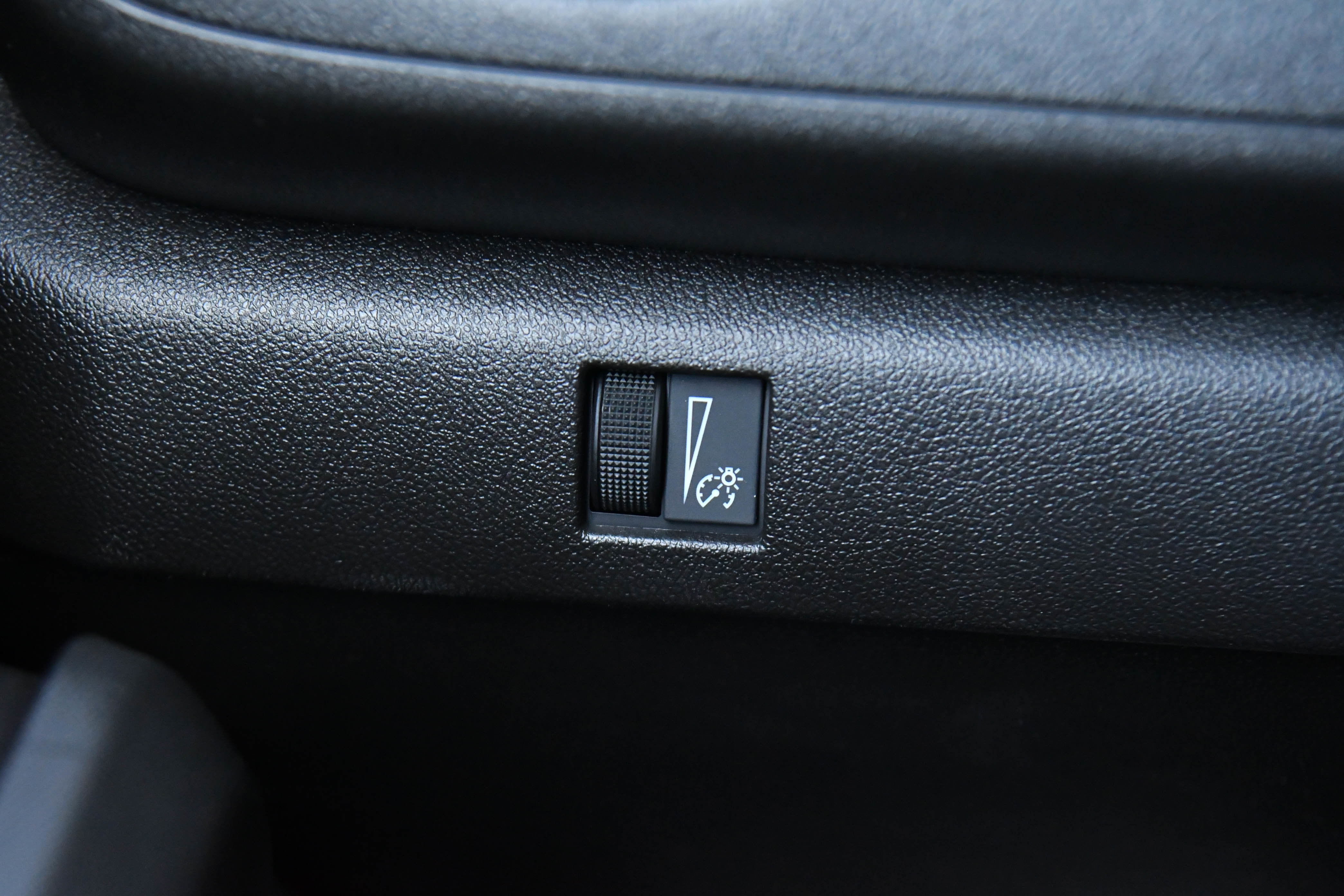 Used 2023 Chevrolet Colorado W/T RWD image 33