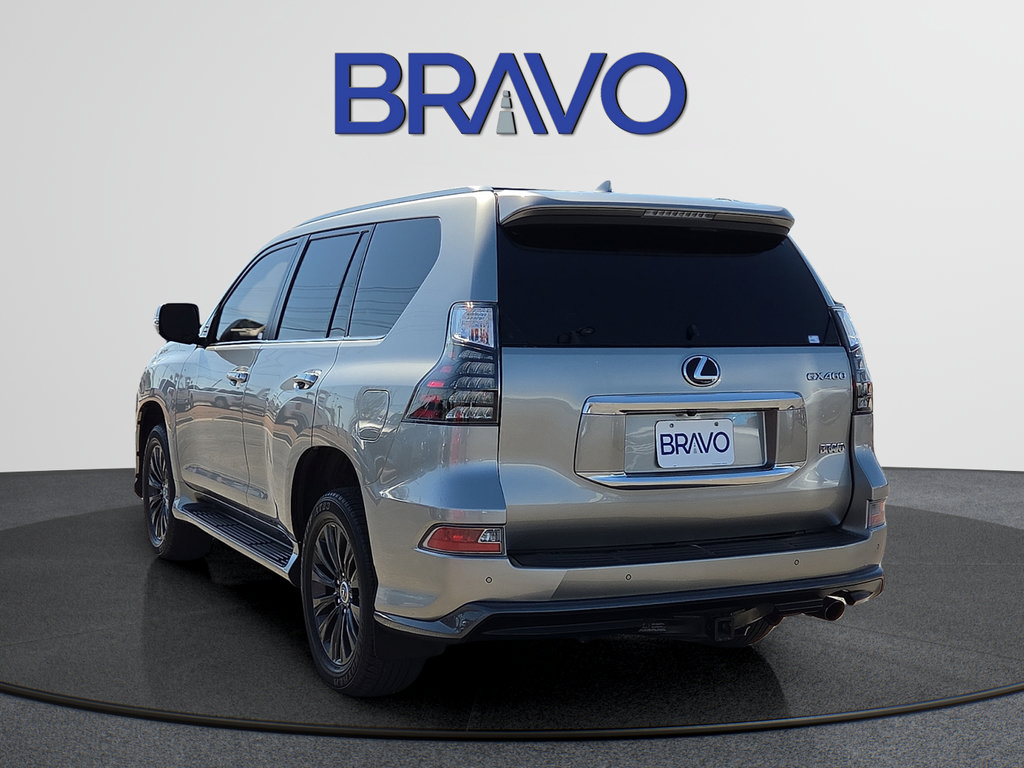 Used 2023 Lexus GX 460 Premium w/ Accessory Package AWD/4WD image 3