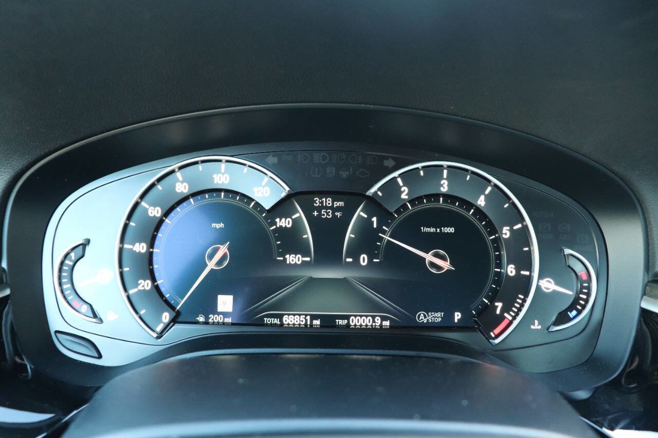 Used 2019 BMW 530i w/ Convenience Package image 26
