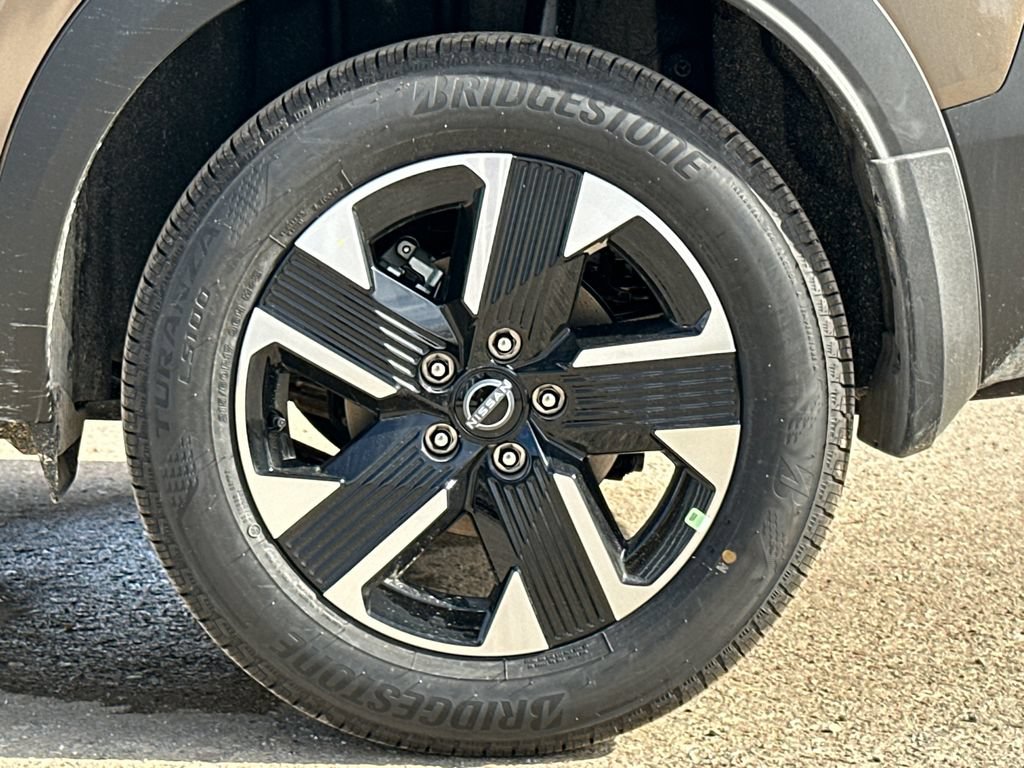 New 2026 Nissan Kicks SV w/ SV Premium Package AWD/4WD image 5