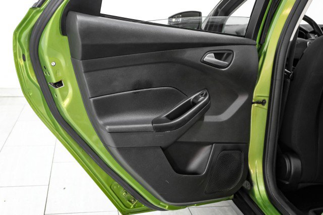 Used 2018 Ford Focus SE w/ SE Appearance Package image 41