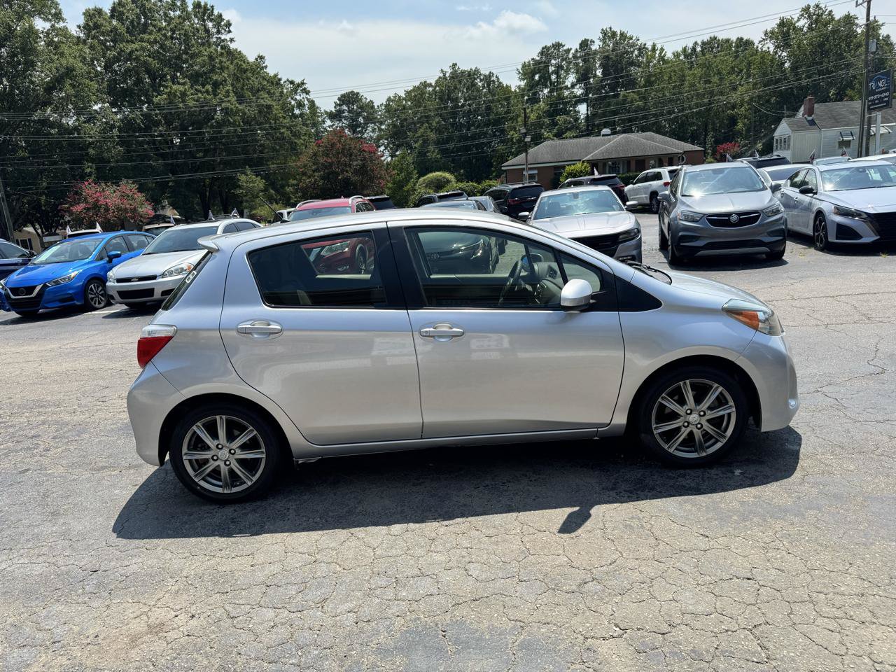Used 2014 Toyota Yaris SE FWD image 5