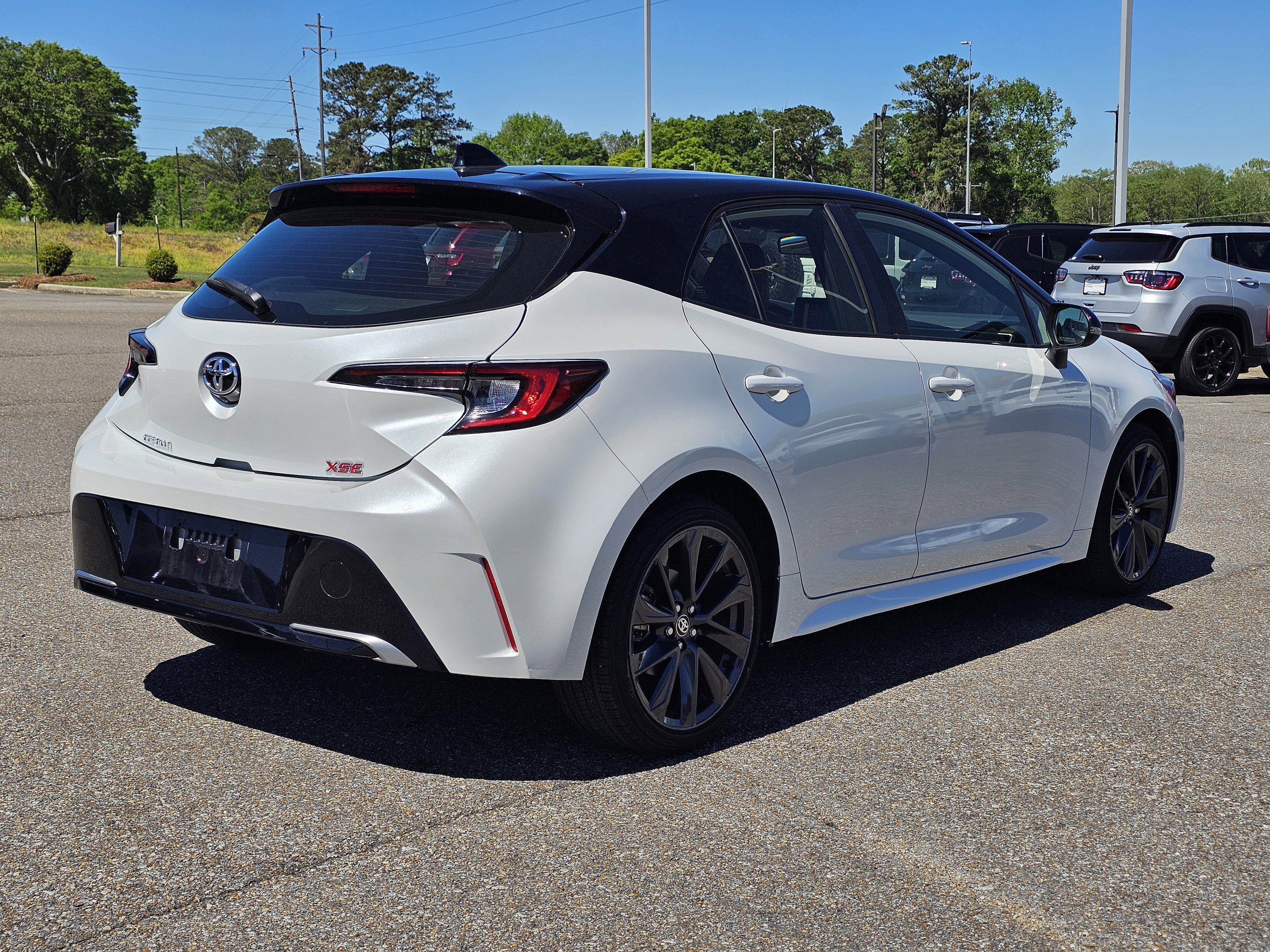 Used 2023 Toyota Corolla XSE FWD image 8