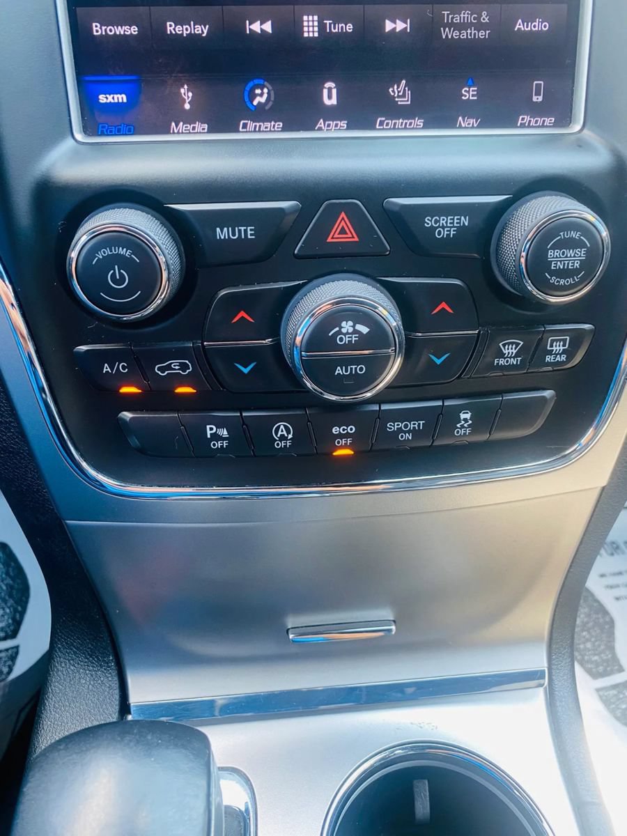 Used 2018 Jeep Grand Cherokee Overland AWD/4WD image 17