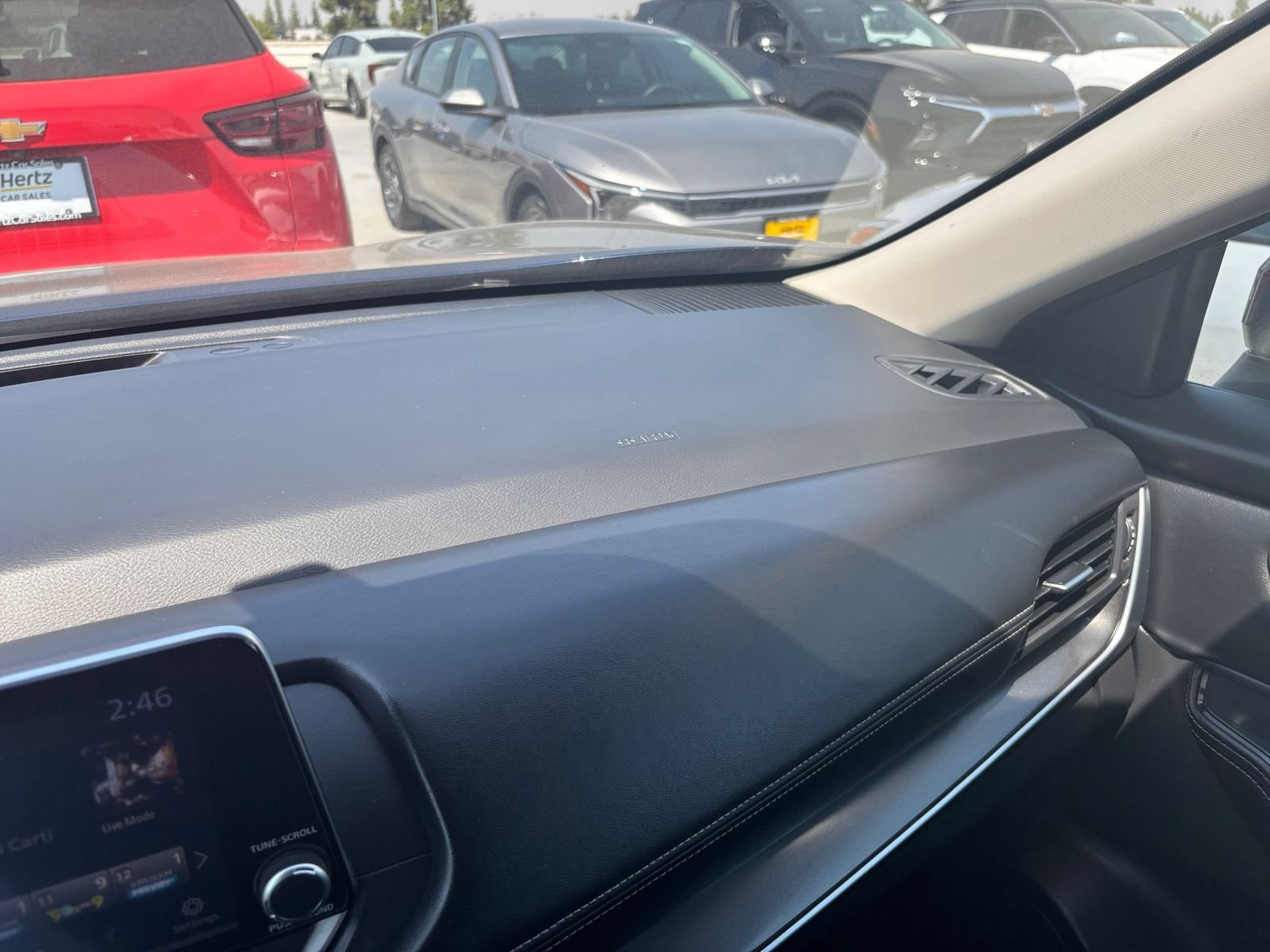 Used 2025 Nissan Rogue SV AWD/4WD image 36