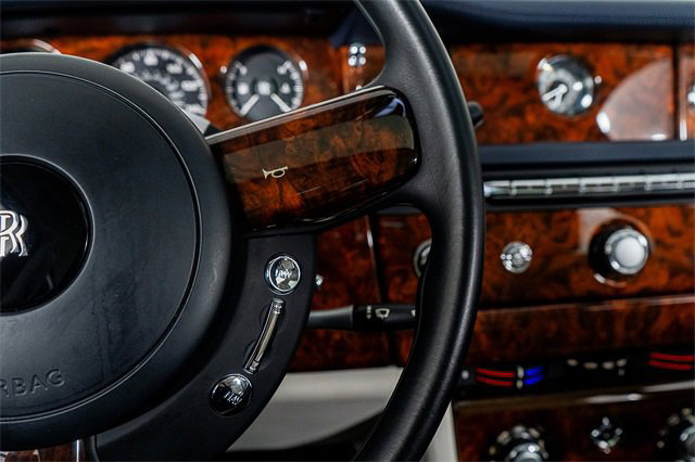 Used 2016 Rolls-Royce Phantom Sedan image 49