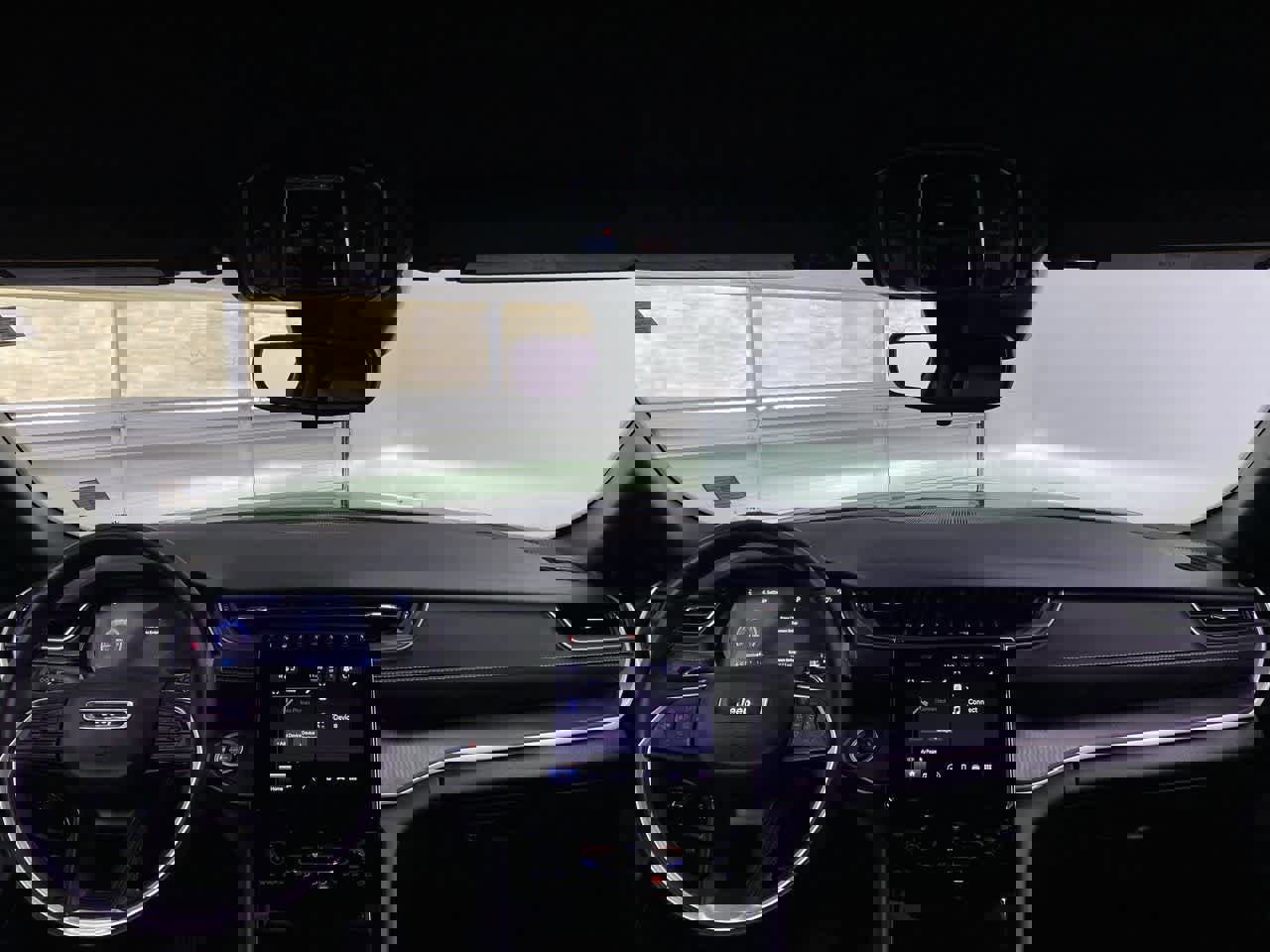 Used 2023 Jeep Grand Cherokee L Laredo image 12