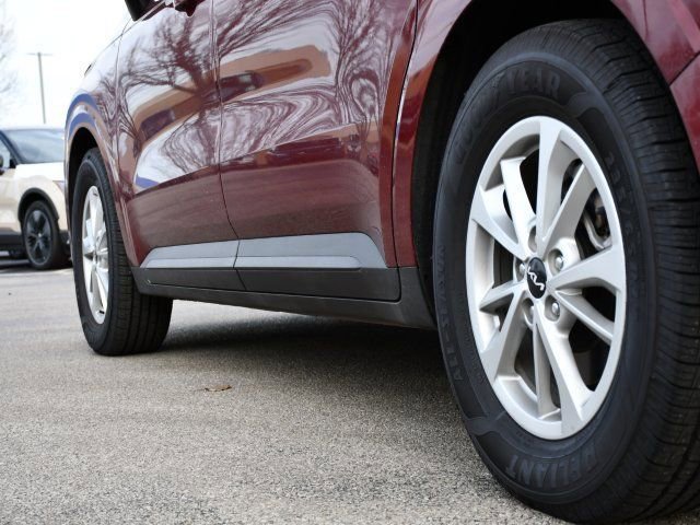 Used 2024 Kia Carnival LX image 9