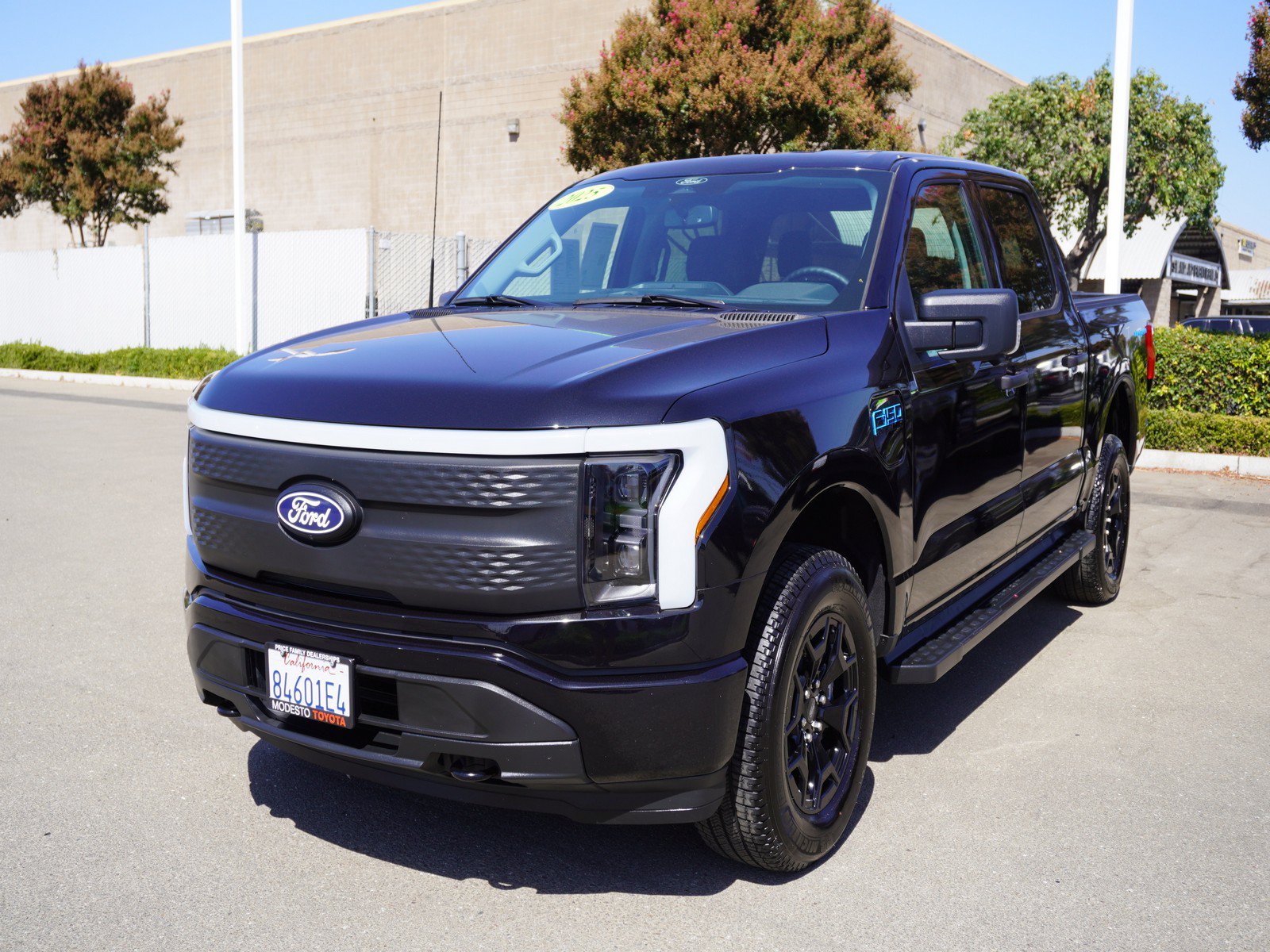 Used 2025 Ford F150 Lightning XLT AWD/4WD image 5