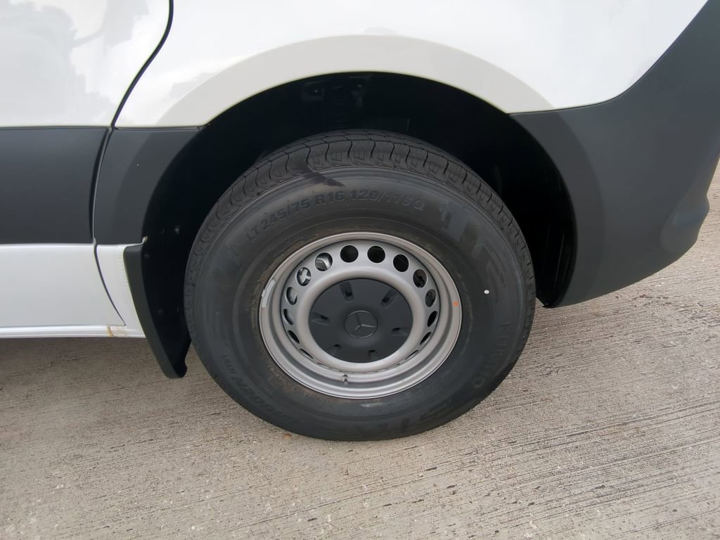 Used 2025 Mercedes-Benz Sprinter 2500 image 22