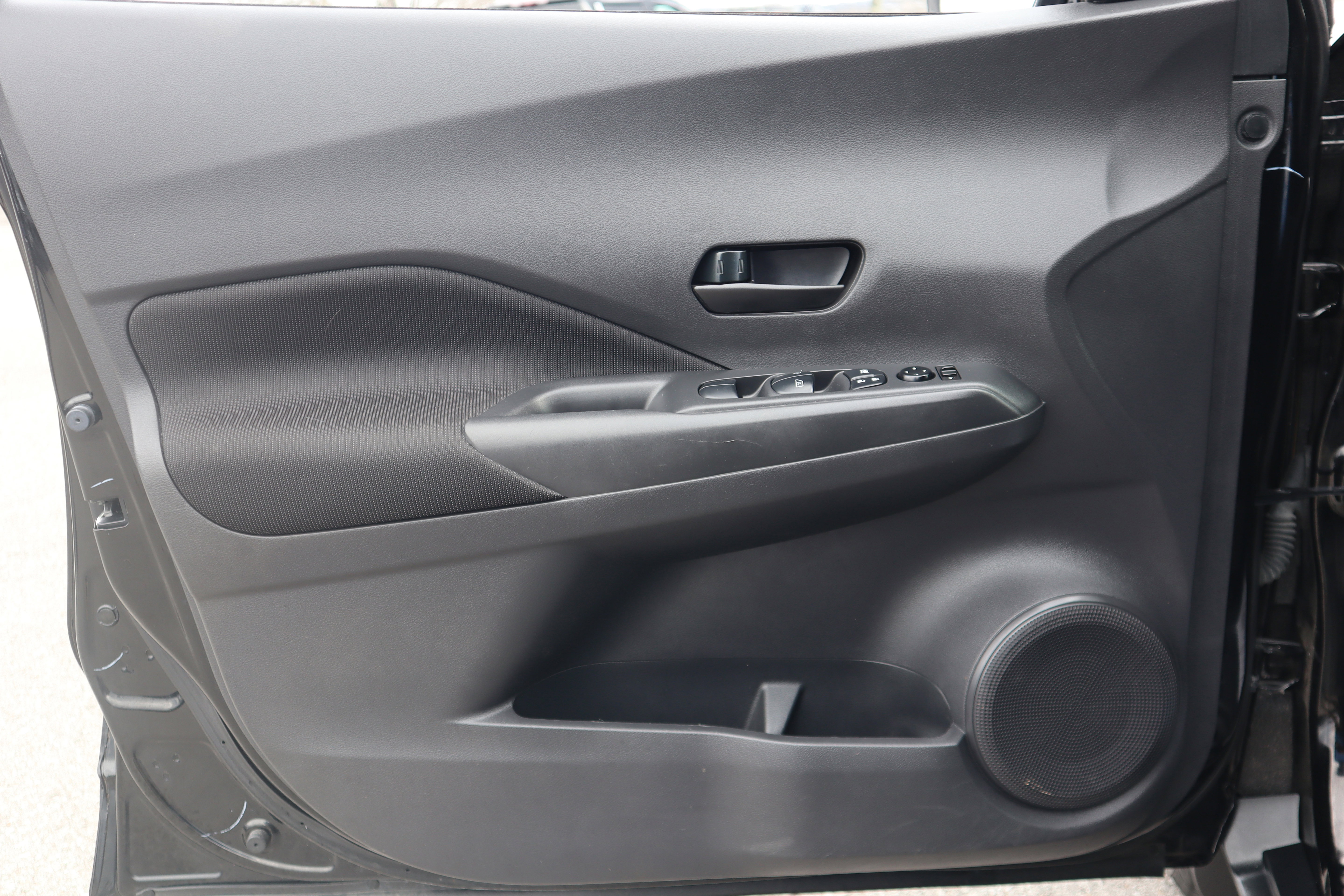 Used 2022 Nissan Kicks S image 22