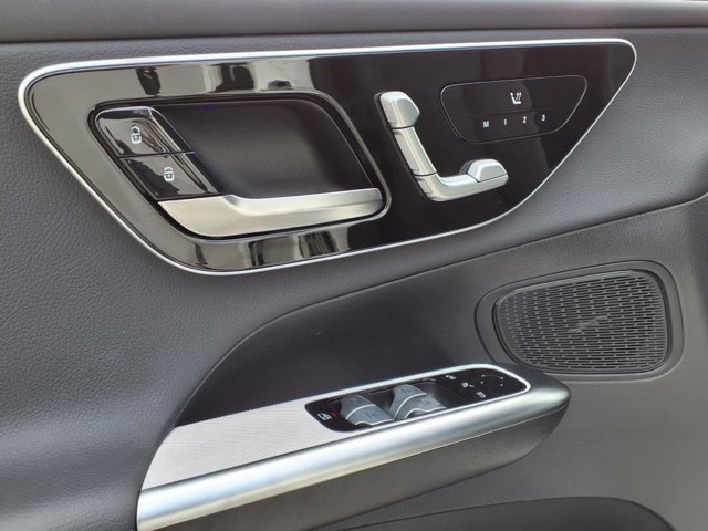 Certified 2025 Mercedes-Benz GLC 300 image 13