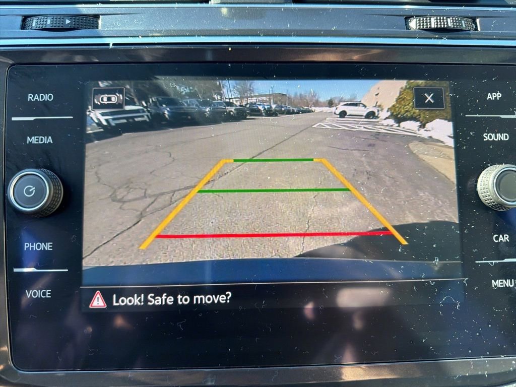 Used 2021 Volkswagen Tiguan SE w/ Panoramic Sunroof Package AWD/4WD image 24