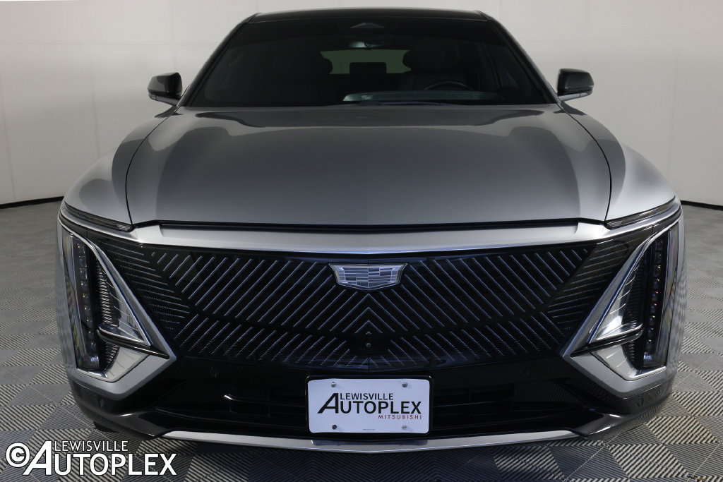 Used 2024 Cadillac Lyriq Luxury RWD image 2