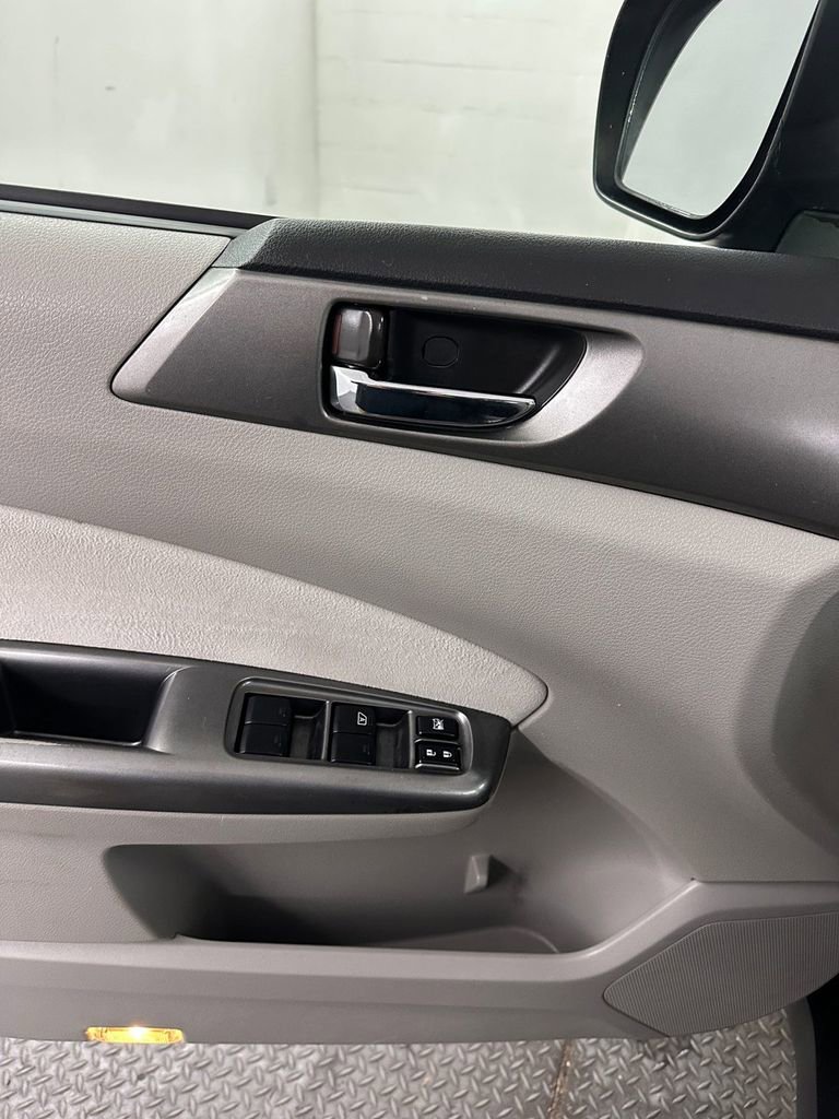 Used 2012 Subaru Forester 2.5X Limited image 9
