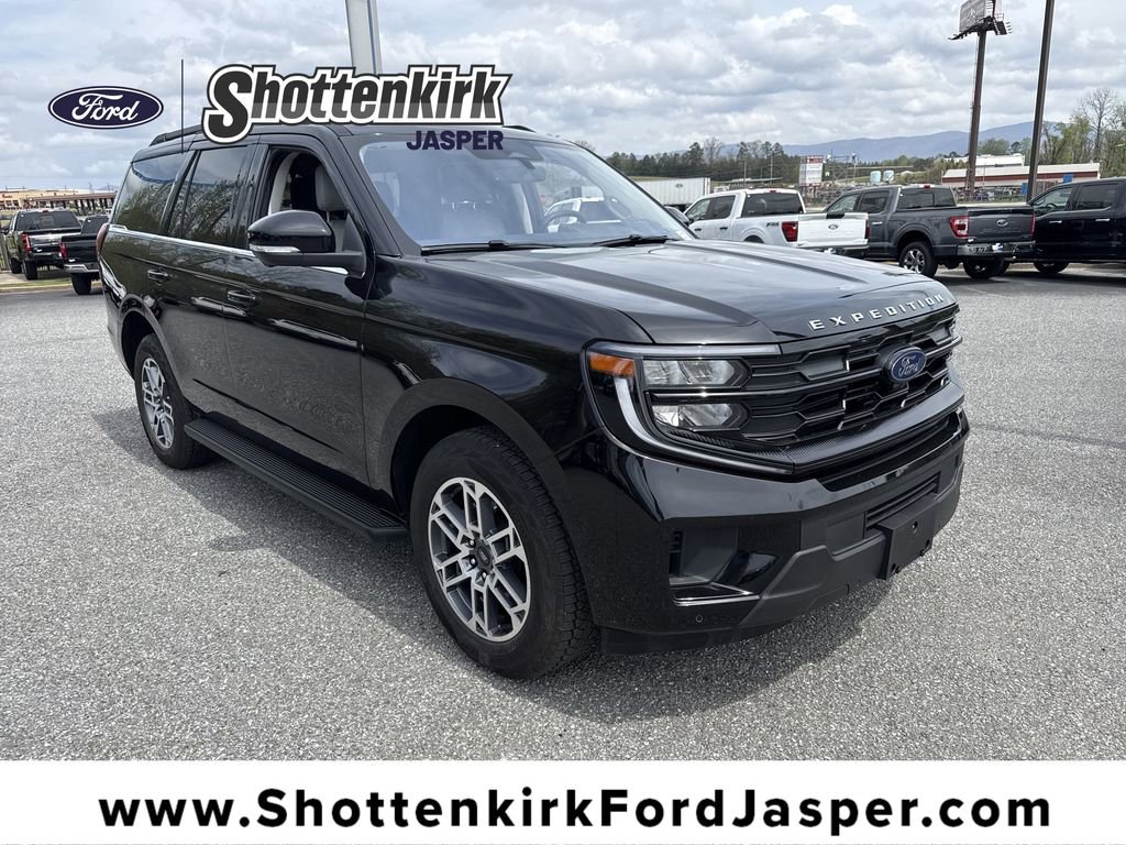 Used 2025 Ford Expedition Active