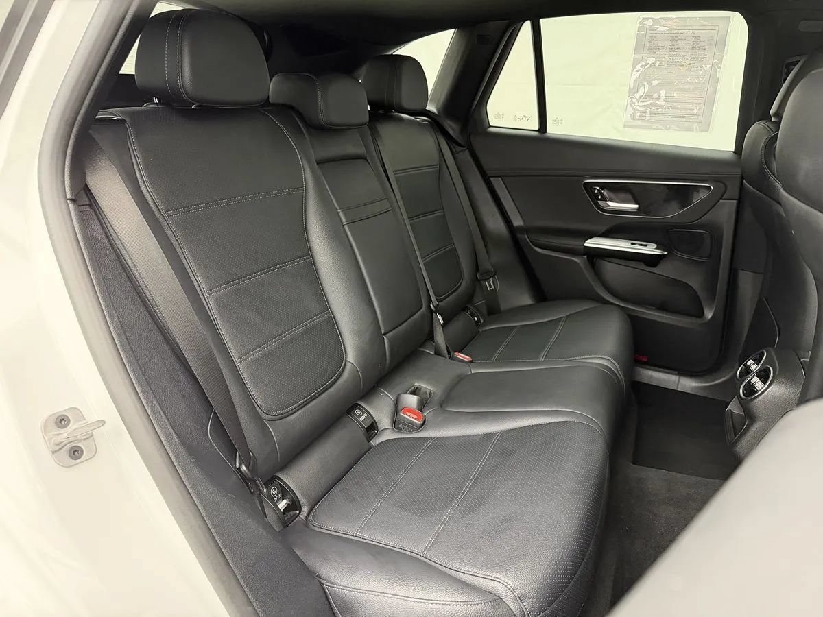 Used 2024 Mercedes-Benz GLC 300 4MATIC image 47