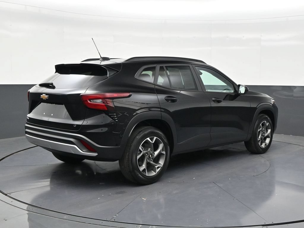Used 2024 Chevrolet Trax LT FWD image 5