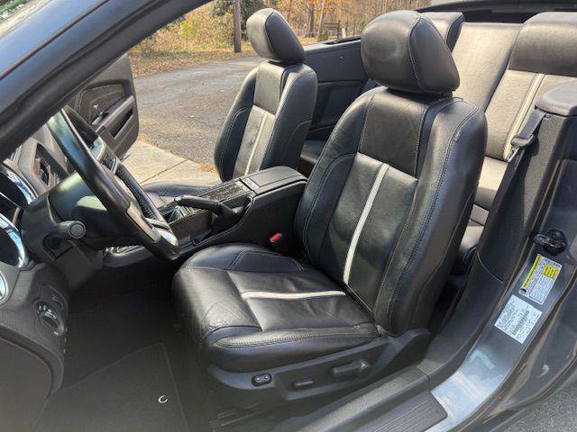 Used 2010 Ford Mustang GT image 38