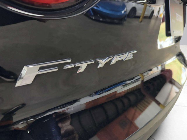 Used 2018 Jaguar F-TYPE Coupe image 19