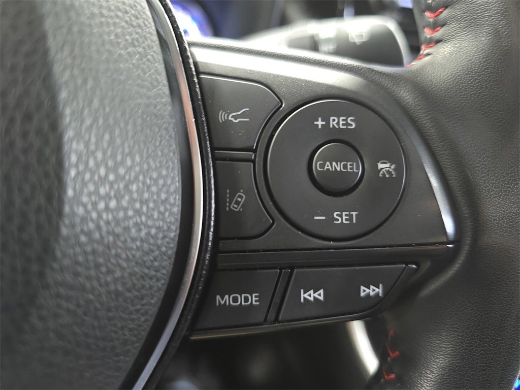 Used 2021 Toyota RAV4 SE image 18