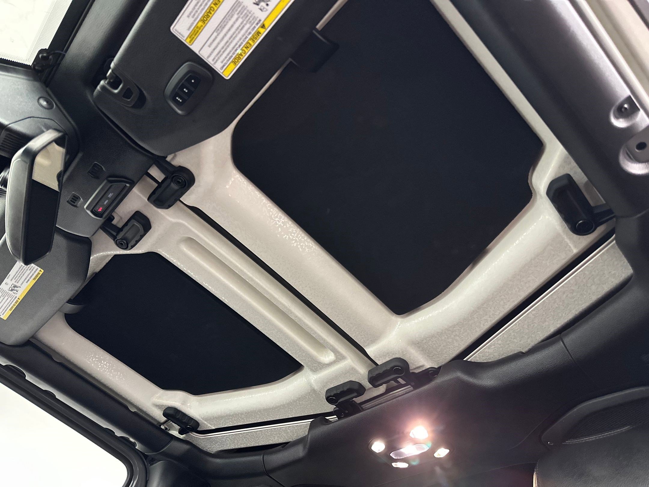 Used 2020 Jeep Wrangler Unlimited Rubicon w/ Dual Top Group image 13