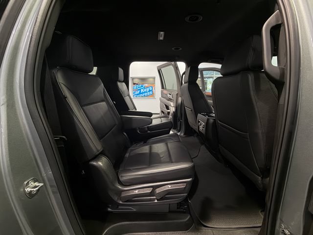 Used 2025 GMC Yukon XL Denali AWD/4WD image 14