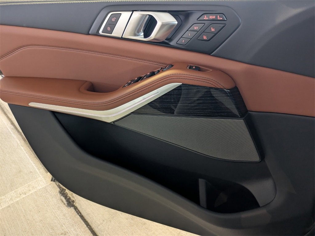 New 2026 BMW X7 M60i image 15