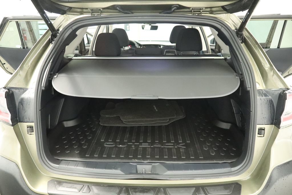 Used 2025 Subaru Outback Premium image 26