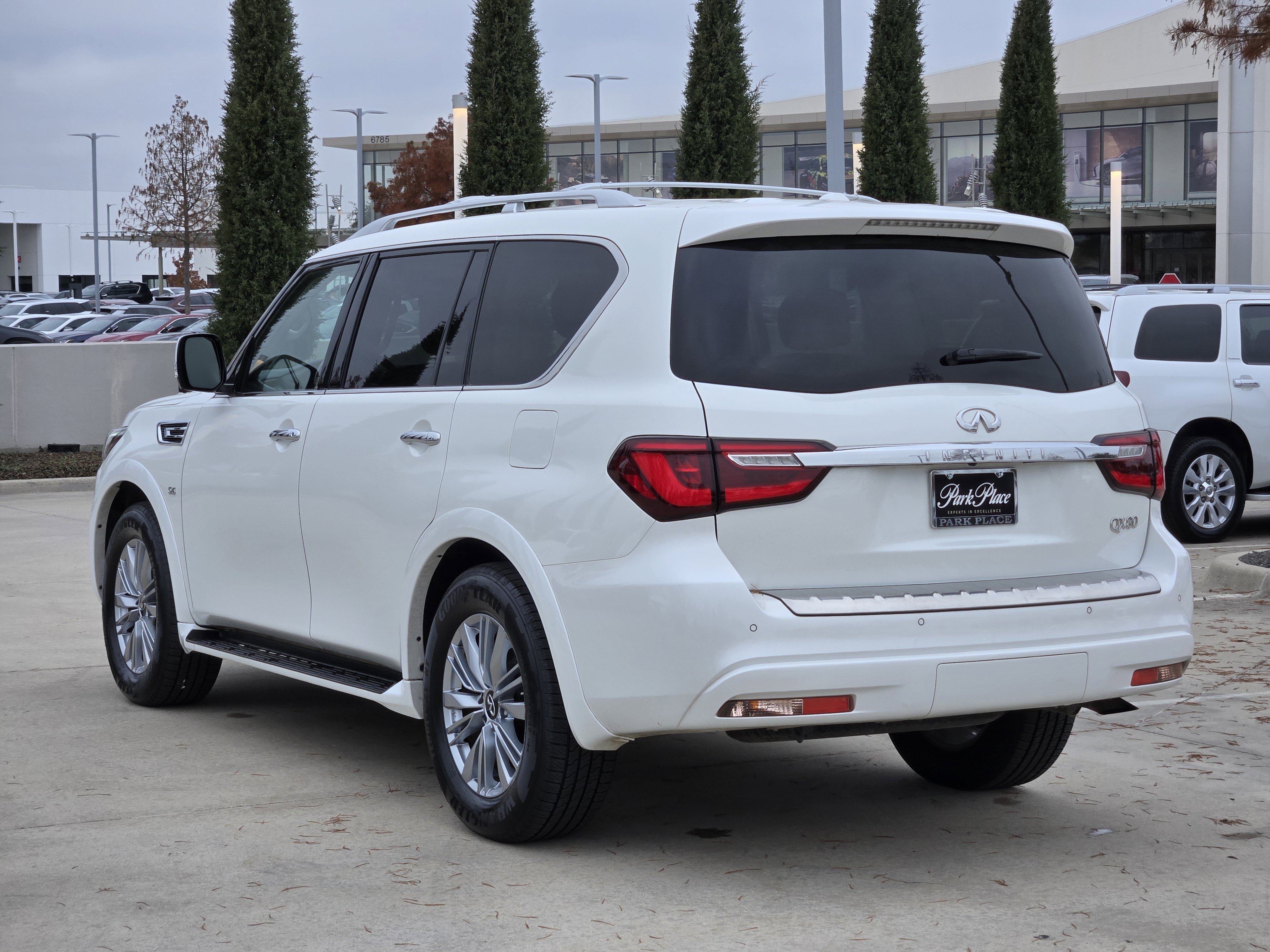 Used 2019 INFINITI QX80 Luxe w/ Proassist Package image 7