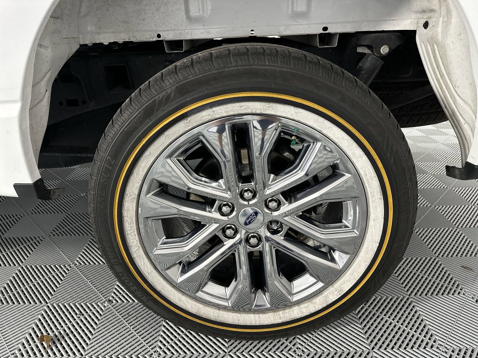 Used 2024 Ford F150 XLT w/ Equipment Group 302A MID RWD image 10