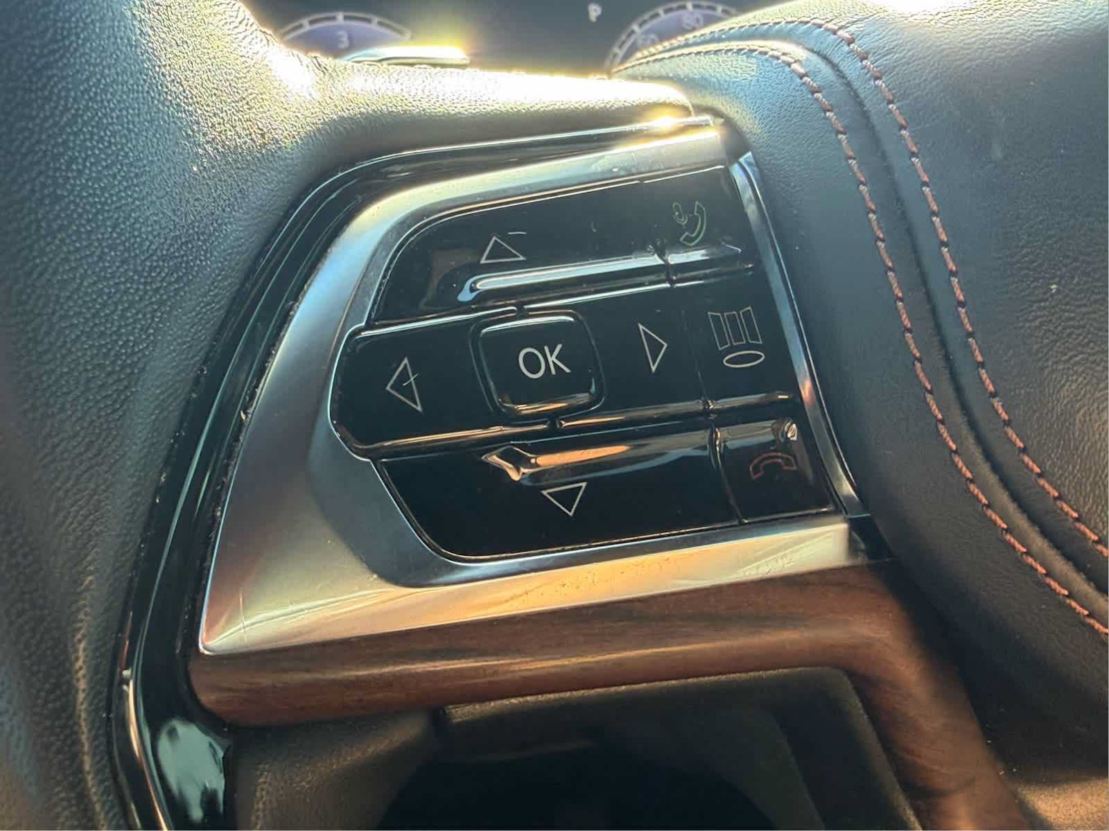 Used 2022 Jeep Grand Cherokee Summit AWD/4WD image 14