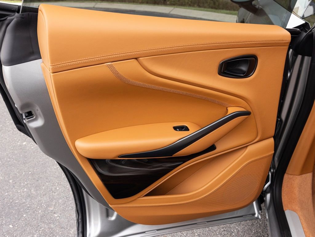 New 2026 Aston Martin DBX 707 image 31