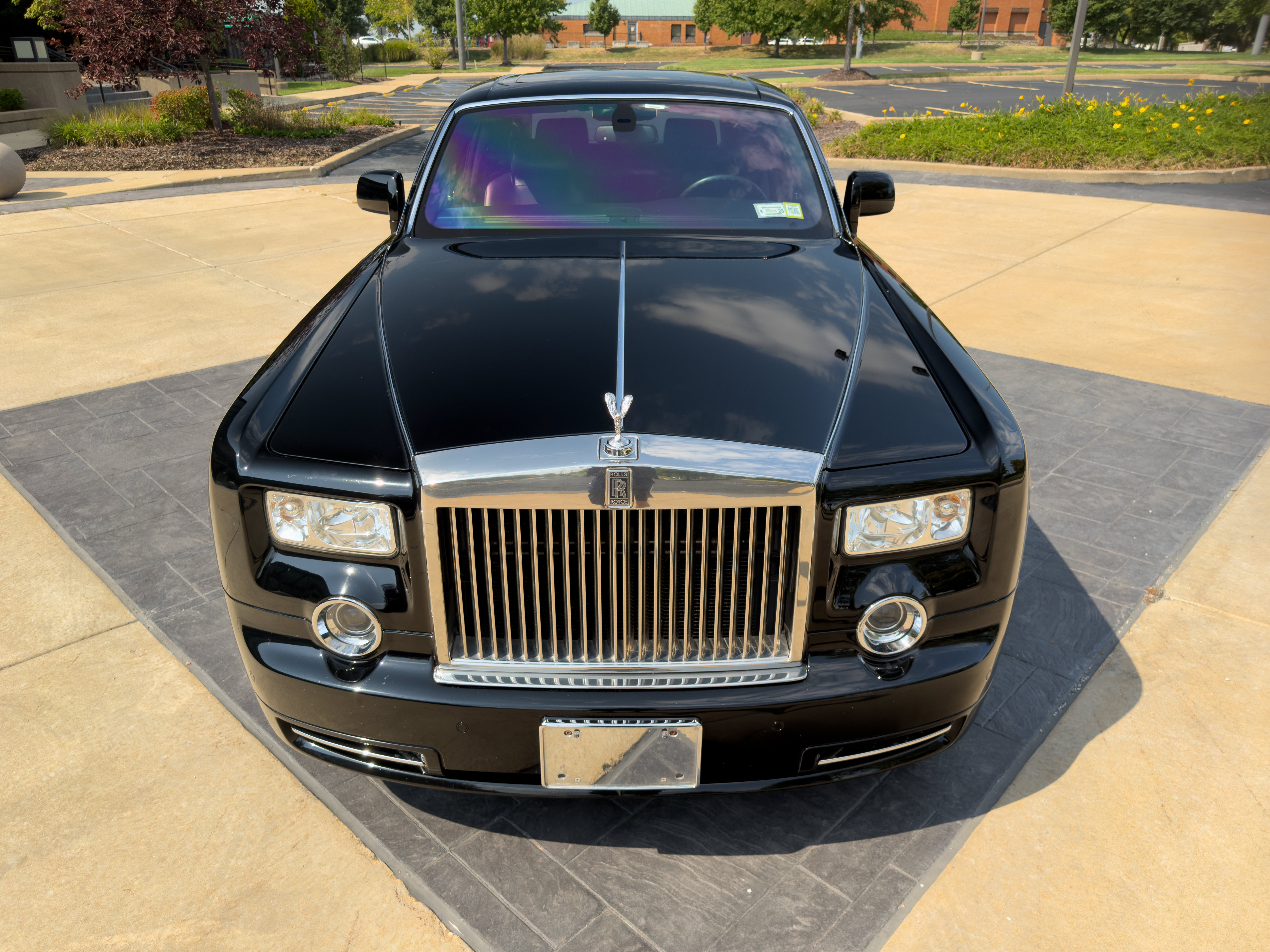 Used 2010 Rolls-Royce Phantom Sedan RWD image 9