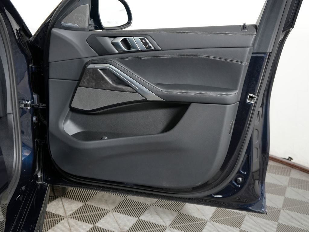 Used 2025 BMW X6 xDrive40i w/ Premium Package image 37