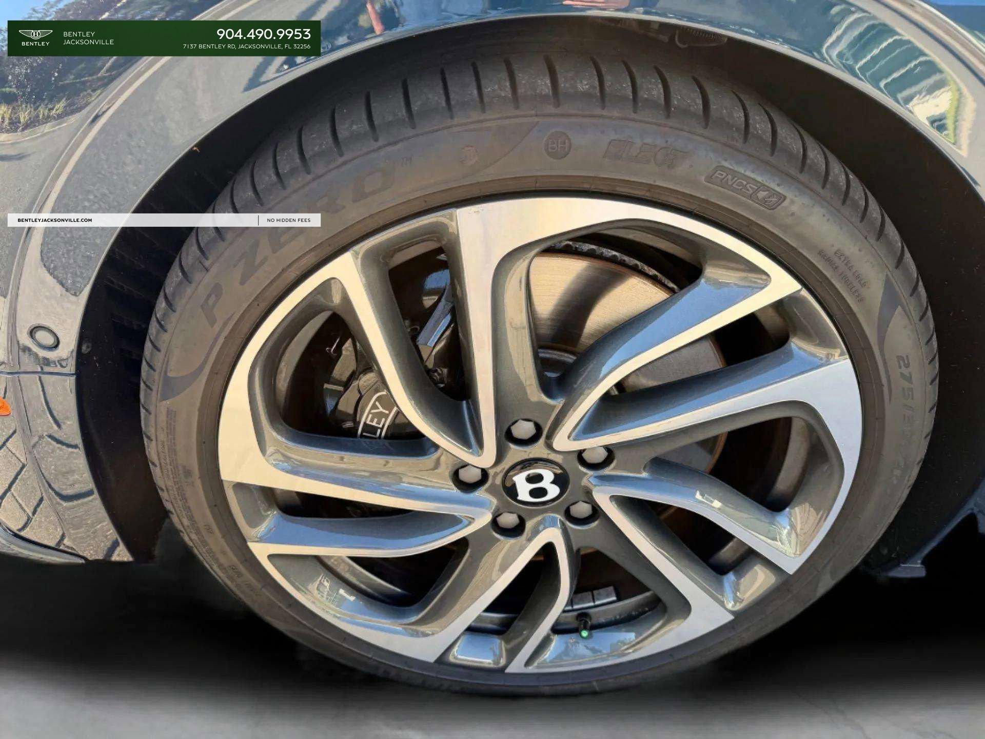 Used 2025 Bentley Flying Spur Plug-In Hybrid image 56