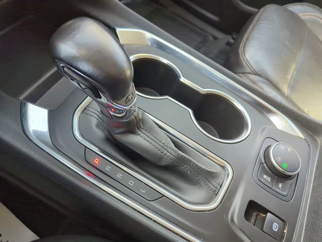 Used 2021 Chevrolet Traverse LT w/ LT Premium Package image 28