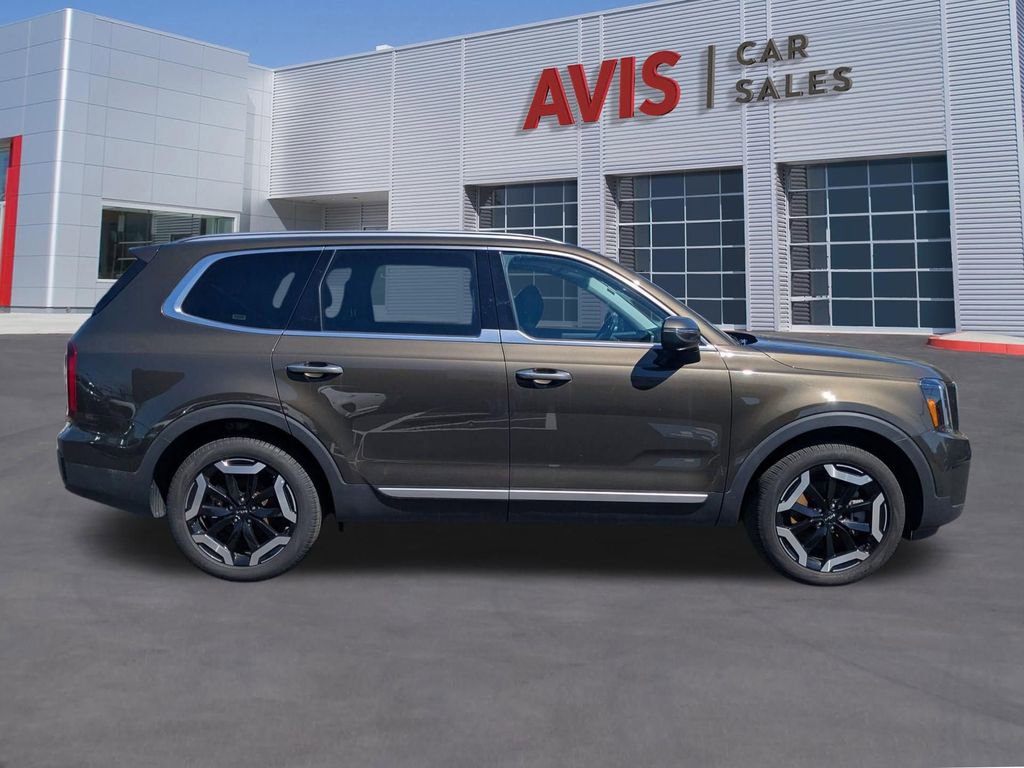 Used 2025 Kia Telluride S image 5