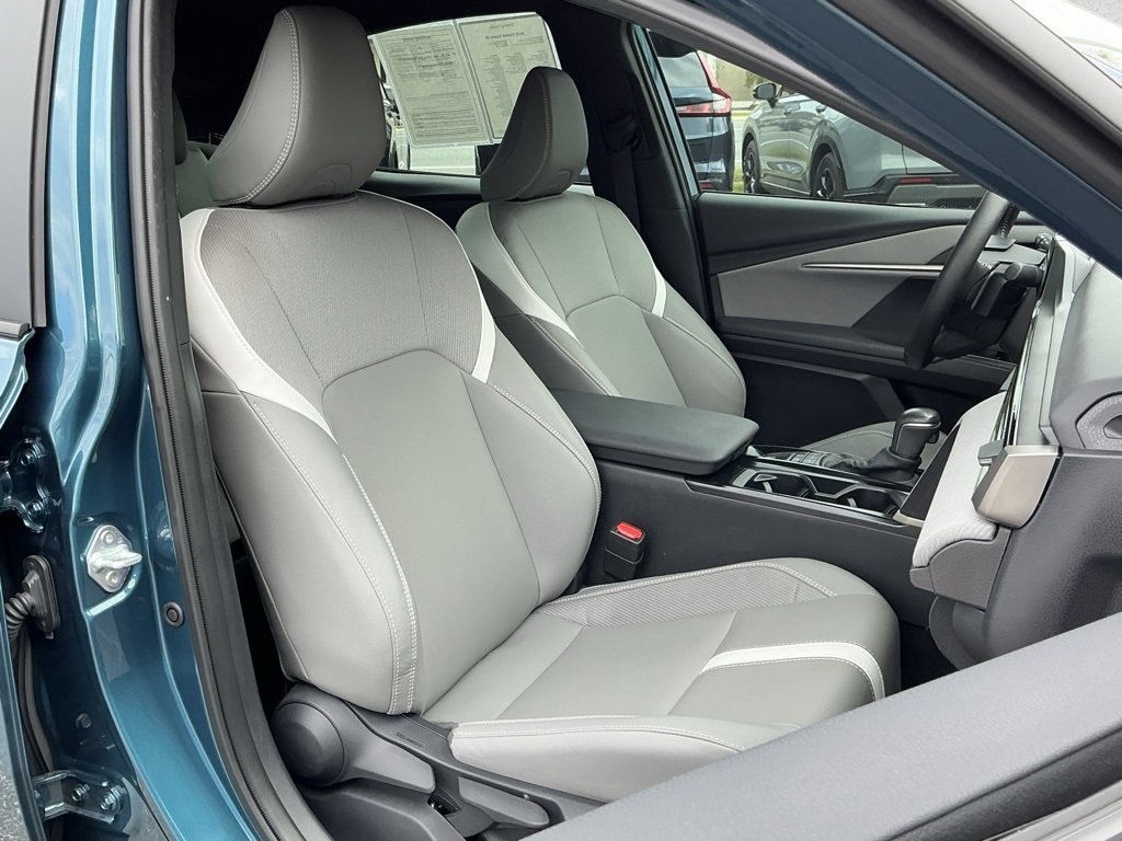 Used 2025 Toyota Camry SE image 16