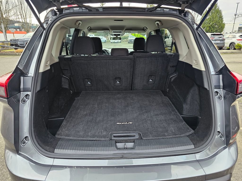 Used 2024 Nissan Rogue S image 11