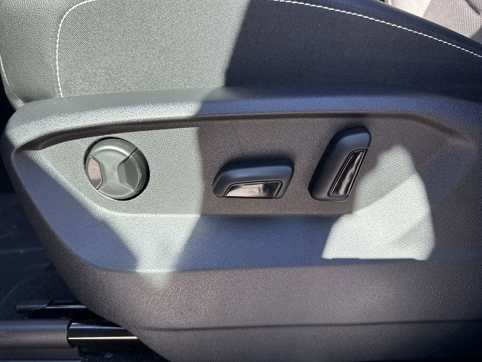 New 2026 Volkswagen Atlas SE image 13